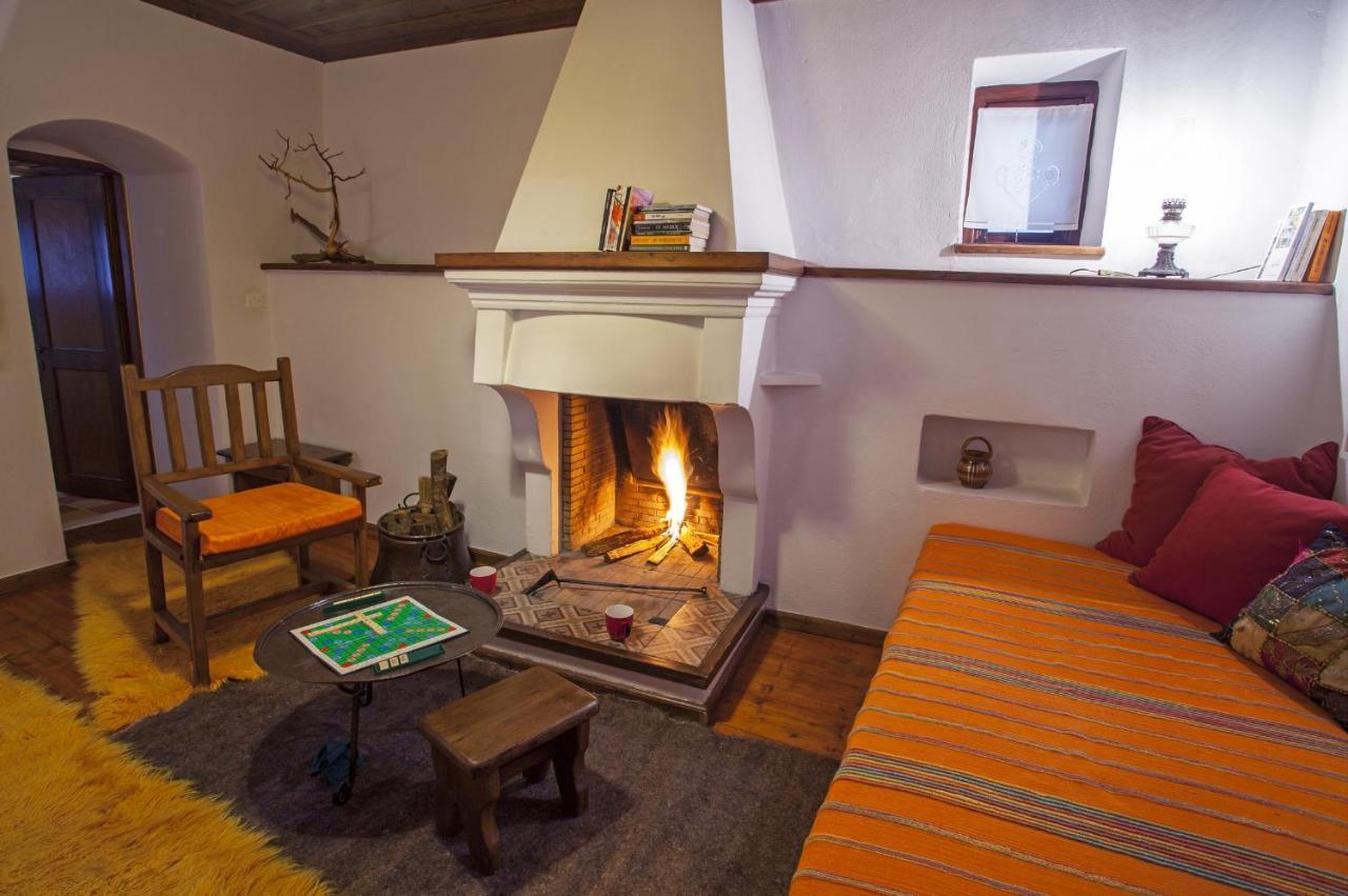Mpelleiko Hotel Stemnitsa Buitenkant foto