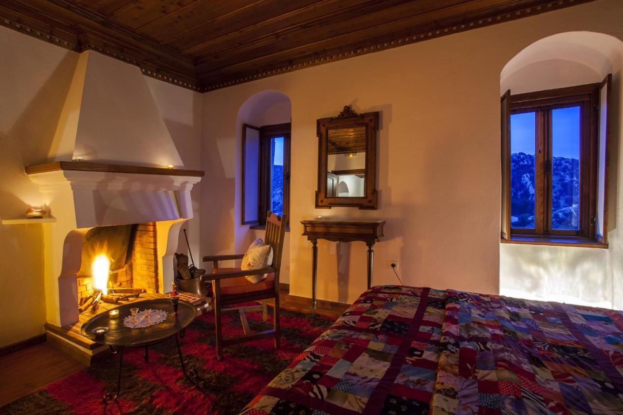 Mpelleiko Hotel Stemnitsa Buitenkant foto