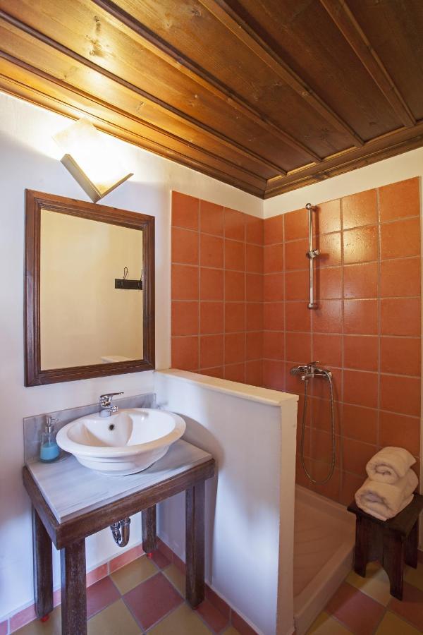 Mpelleiko Hotel Stemnitsa Buitenkant foto